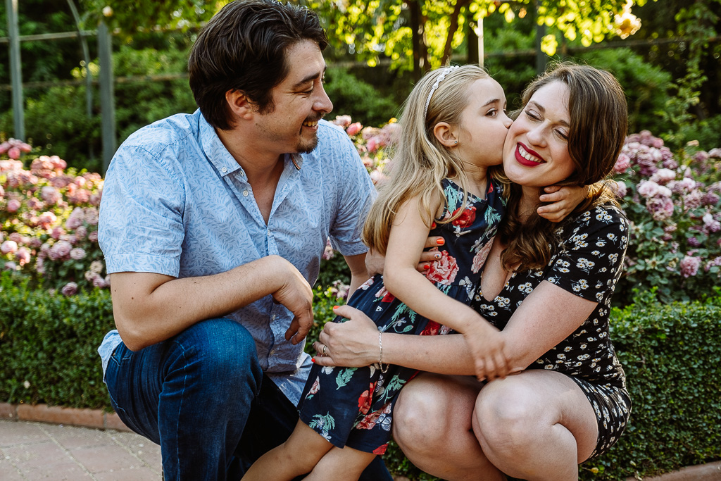 foto familiares-fotos de familiar-fotografo familia-fotografos familiares-fotografías en pareja-fotos de embarazo en pareja-fotos embarazo pareja-fotos de embarazada en pareja-fotos embarazo parejas-familia feliz-una familia feliz-madre e hija-madres e hijas-fotos embarazo-fotos de embarazadas-sesion de fotos embarazada