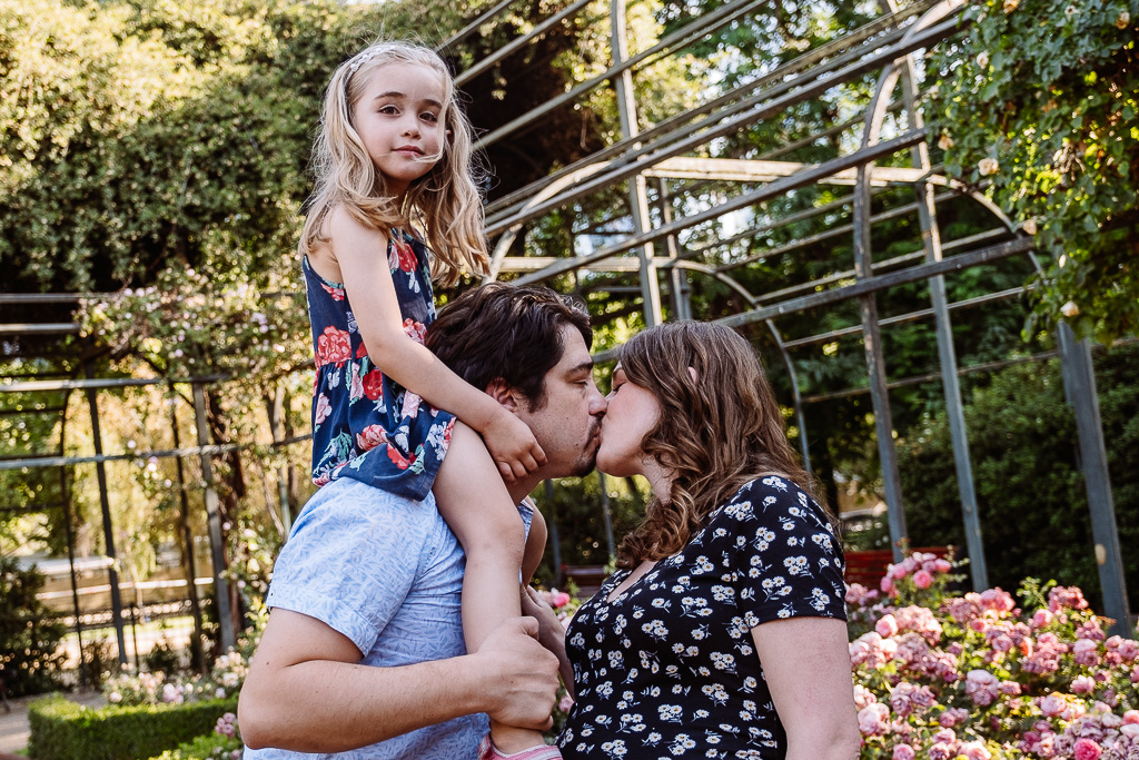 foto familiares-fotos de familiar-fotografo familia-fotografos familiares-fotografías en pareja-fotos de embarazo en pareja-fotos embarazo pareja-fotos de embarazada en pareja-fotos embarazo parejas-familia feliz-una familia feliz-madre e hija-madres e hijas-fotos embarazo-fotos de embarazadas-sesion de fotos embarazada