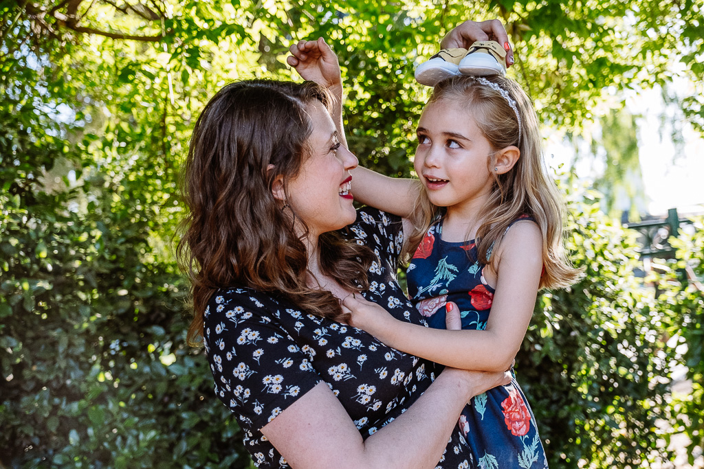 foto familiares-fotos de familiar-fotografo familia-fotografos familiares-fotografías en pareja-fotos de embarazo en pareja-fotos embarazo pareja-fotos de embarazada en pareja-fotos embarazo parejas-familia feliz-una familia feliz-madre e hija-madres e hijas