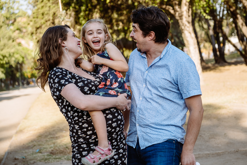 foto familiares-fotos de familiar-fotografo familia-fotografos familiares-fotografías en pareja-fotos de embarazo en pareja-fotos embarazo pareja-fotos de embarazada en pareja-fotos embarazo parejas-familia feliz-una familia feliz-madre e hija-madres e hijas