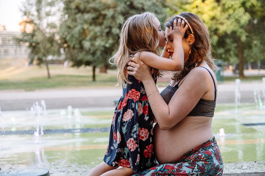 foto familiares-fotos de familiar-fotografo familia-fotografos familiares-madre e hija-madres e hijas-fotos de embarazo en pareja-fotos embarazo pareja-fotos de embarazada en pareja-fotos embarazo parejas-familia feliz-una familia feliz-madre e hija-madres e hijas-fotos embarazo-fotos de embarazadas-sesion de fotos embarazada