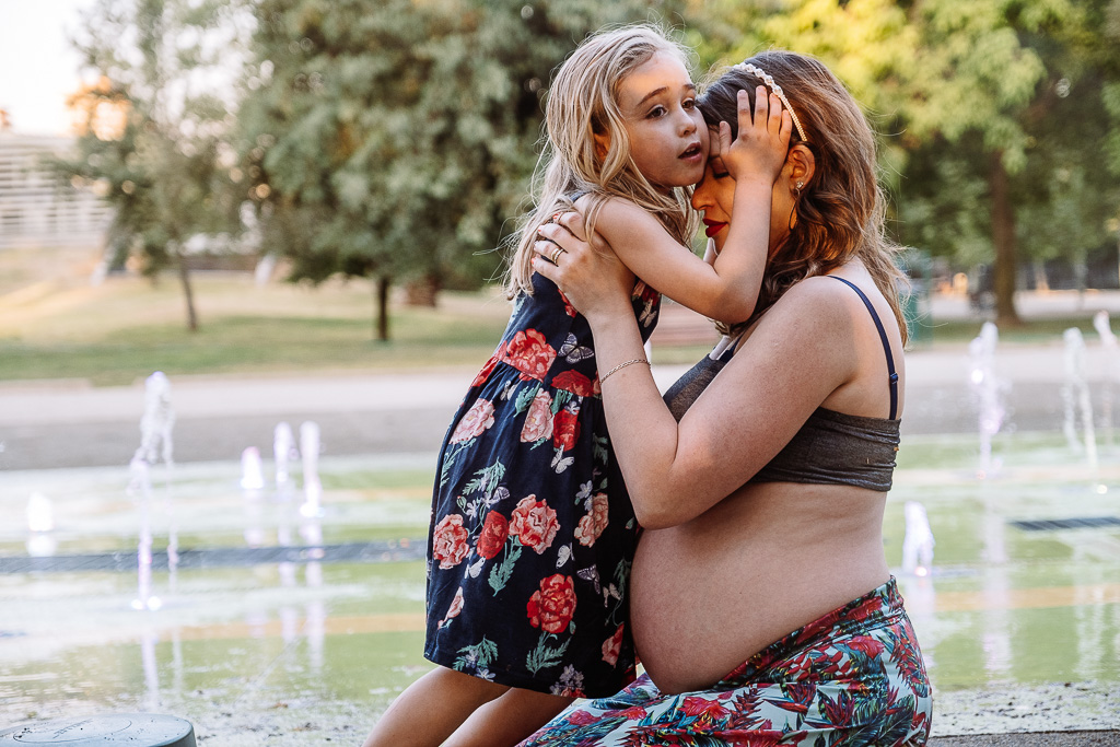 foto familiares-fotos de familiar-fotografo familia-fotografos familiares-madre e hija-madres e hijas-fotos de embarazo en pareja-fotos embarazo pareja-fotos de embarazada en pareja-fotos embarazo parejas-familia feliz-una familia feliz-madre e hija-madres e hijas-fotos embarazo-fotos de embarazadas-sesion de fotos embarazada